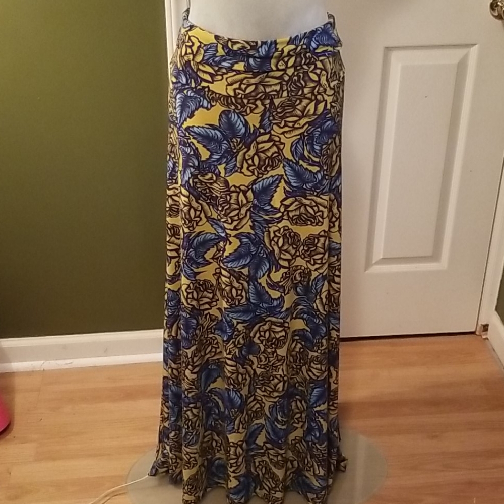 Lularoe Tan Blue Floral Pattern Maxi S
